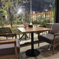 ร้านอาหารกึ่งคาเฟ่ ที่ wow มาก