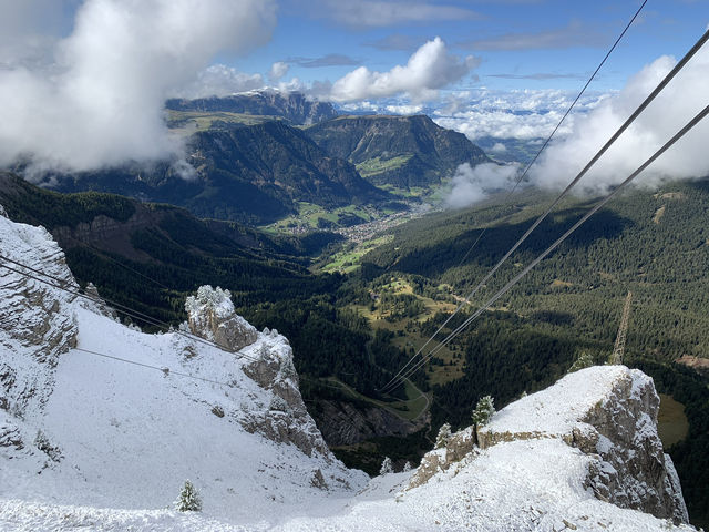 A Snowy Surprise at Seceda: Autumn Bliss in the Dolomites 