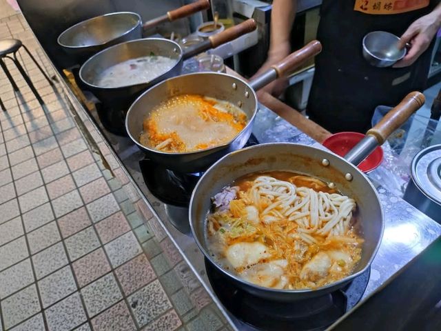 พามาร้านก๋วยเตี๋ยวLocalๆ สไตล์ร้านคุณลุงคุณป้า