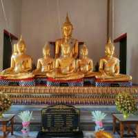 เที่ยววัดหนังราชวรวิหาร สักการะหลวงปู่เอี่ยม