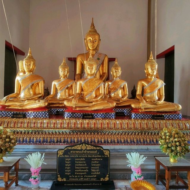 เที่ยววัดหนังราชวรวิหาร สักการะหลวงปู่เอี่ยม