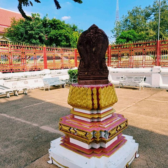 泰國曼谷湄南河畔古老寺廟景點:Wat Khrut，祈福特別靈驗，適合拍照📸打卡