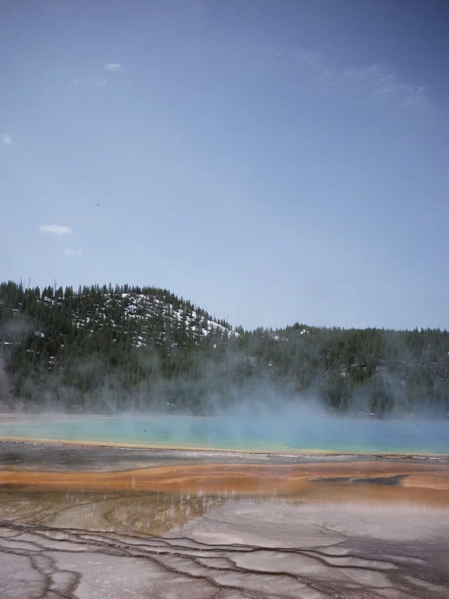 Yellowstone: Where Winter Laughs at Your Thermals!