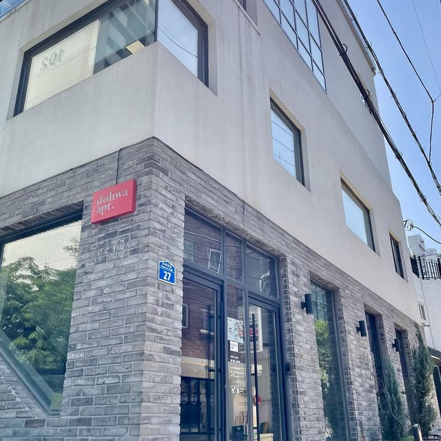 韓国🇰🇷ホンデからも近い！素敵なテラス席のあるカフェ