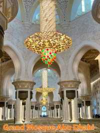 Majestic Serenity at Abu Dhabi’s Grand Mosque 🕌✨