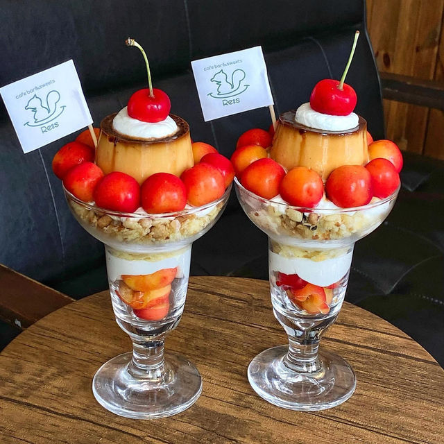 A Cherry on Top: Re:s cafe bar & sweets