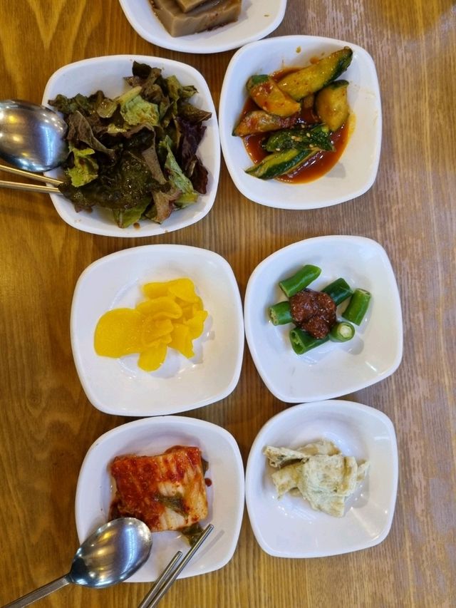 전주 한옥마을 전통적인 조선옥에서 콩나물국밥🥘
