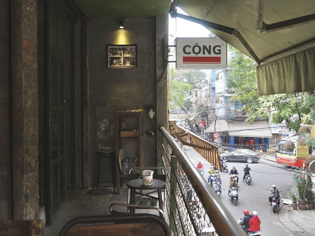 A Stylish Coffee Break at Cộng Cà Phê☕️