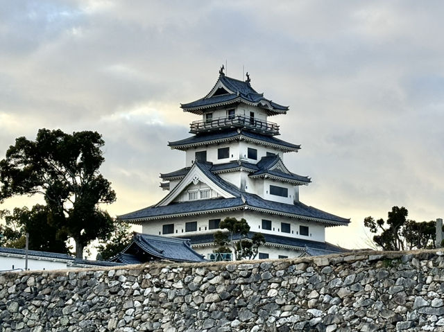 🇯🇵【愛媛県】幻想的なライトアップが人気！今治城🏯^ ^