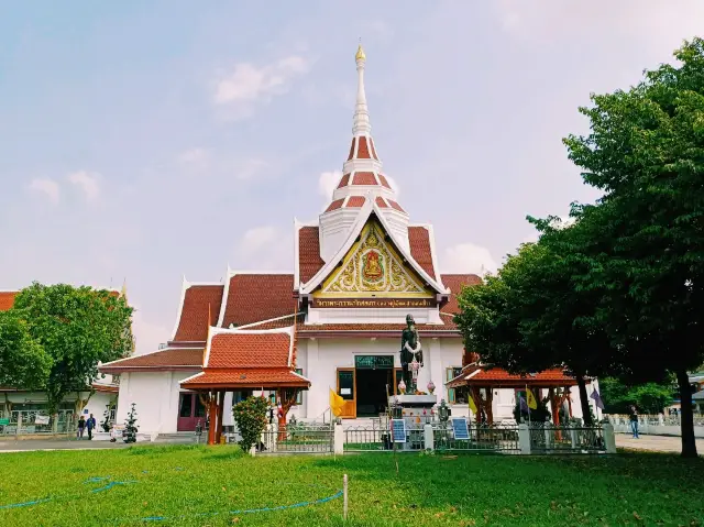 泰國曼谷市區湄南河畔著名皇家古跡寺廟:Wat Nang Ratchaworawihan，適合拍照📸打卡冥想