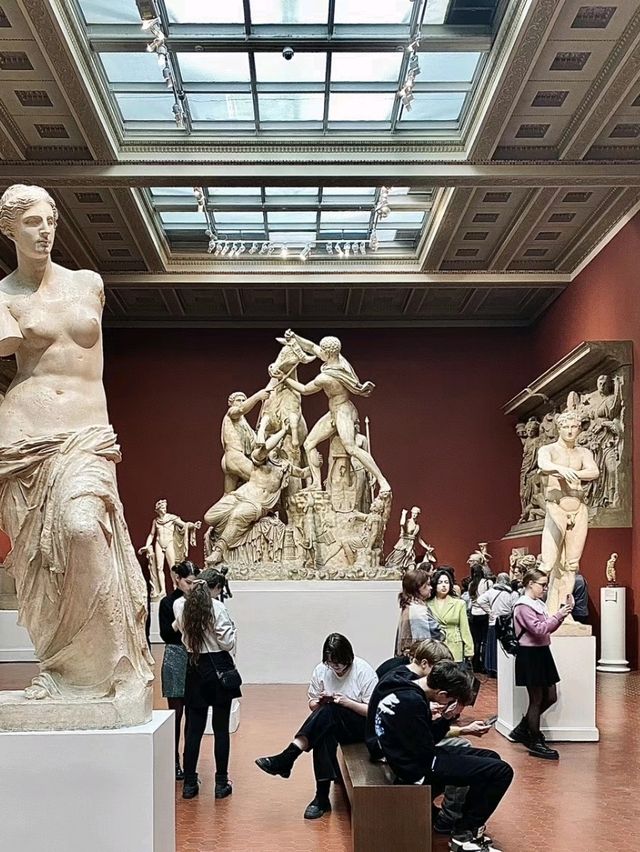 📍Fine arts and sculptures