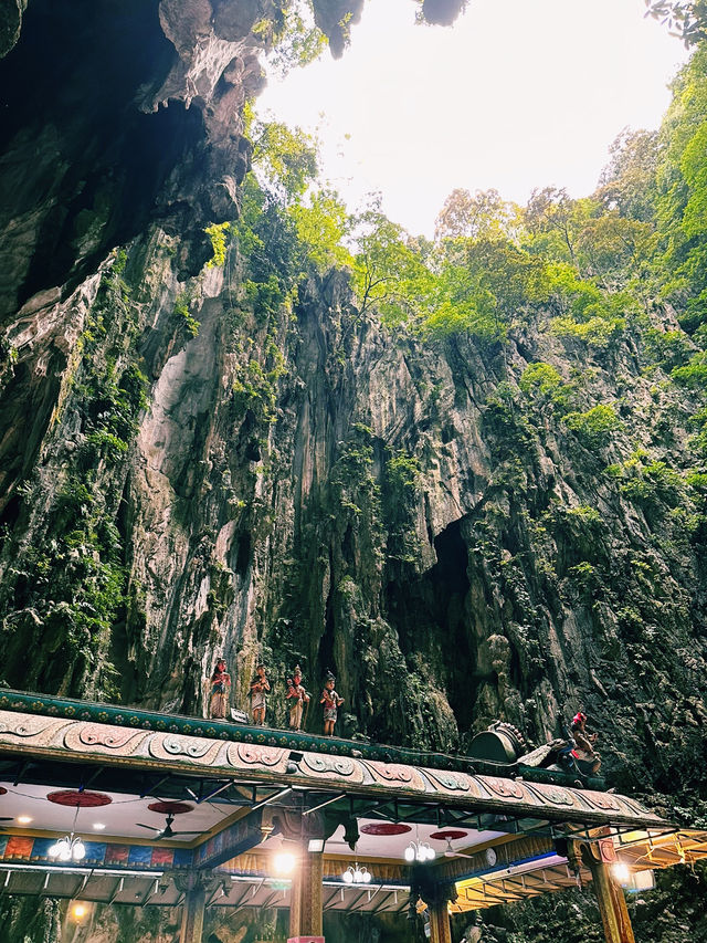 Mesmerizing Limestone Wonder at Batu Caves Temple