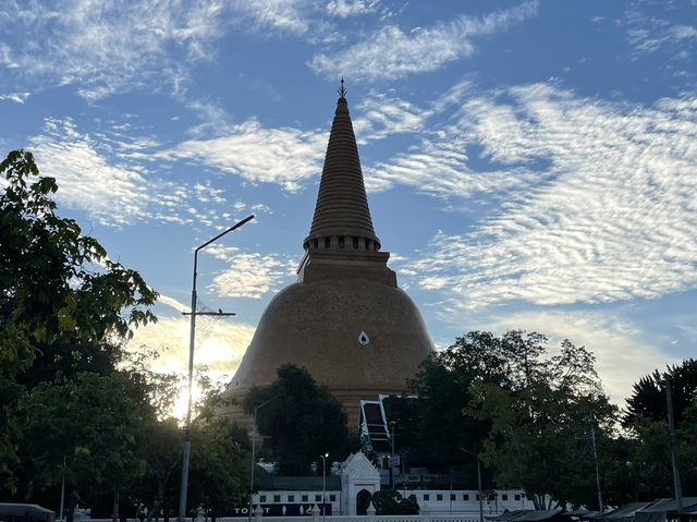 พระปฐมเจดีย์เป็นปูชนียสถานคู่บ้านคู่เมืองนครปฐม