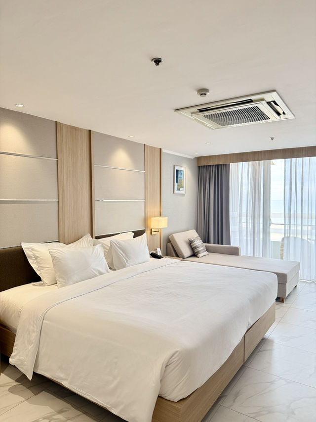โรงแรมติดทะเลใหม่ Eastin Resort Rayong