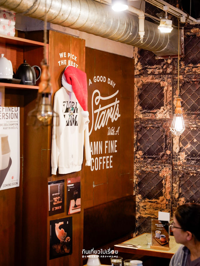 Urban Coffee Roaster กาแฟอร่อยย่านจิมซาจุ่ย