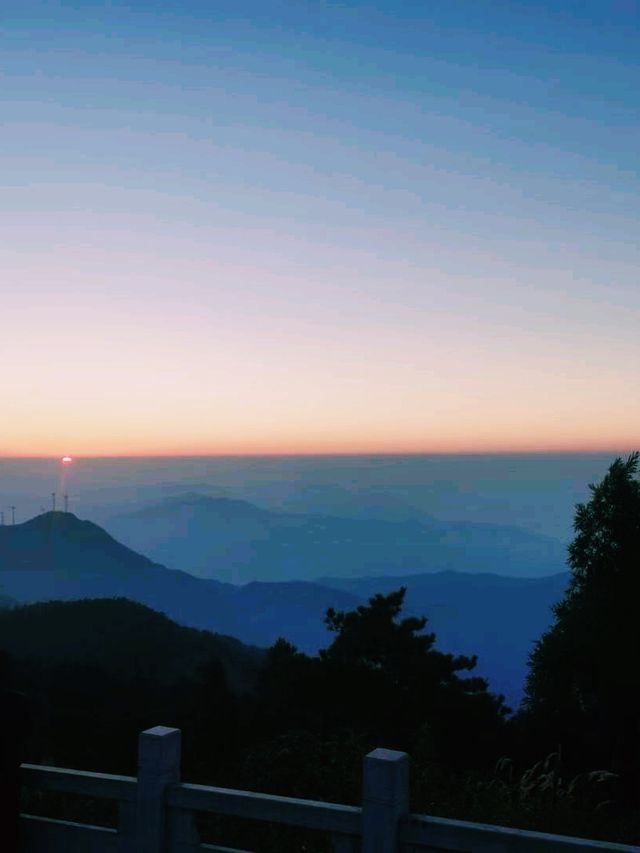 中國湖北省著名景點九宮山遊玩攻略行程，美麗雲海日出，適合打卡拍照📸