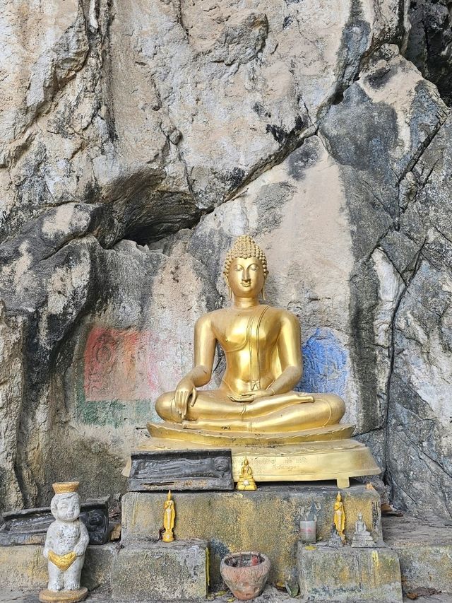 วัดพระพุทธบาท ราชวรมหาวิหาร