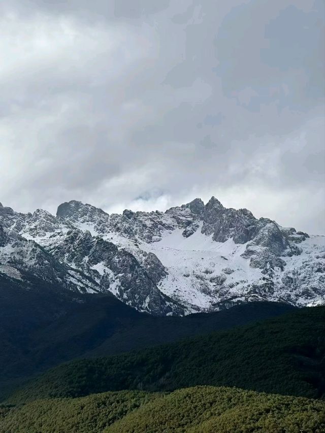 Yulong Snow Mountain: A Majestic Wonderland Above the Clouds