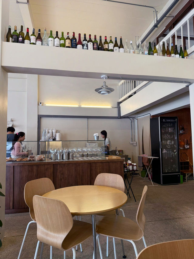 ร้านอาหารเช้าและคาเฟ่ใจกลางเมืองสุพรรณบุรี