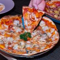 ร้านอาหารสุดคราสสิค ฟีลเรโทรย้อนยุค Grill 'n Brew
