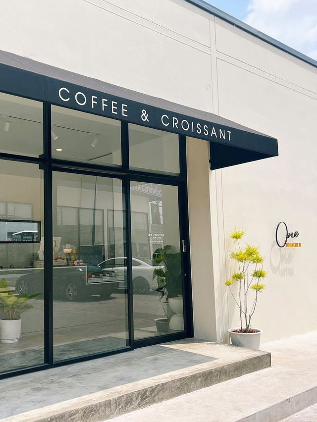 One Another Cafe กิ่งแก้ว : คาเฟ่สไตล์มินิมอล