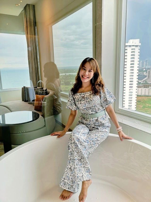 พักผ่อนวันหยุดอย่างมีความสุขที่ Movenpick pattaya 
