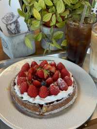 釜山でお気に入りの苺ワッフル🧇🍓