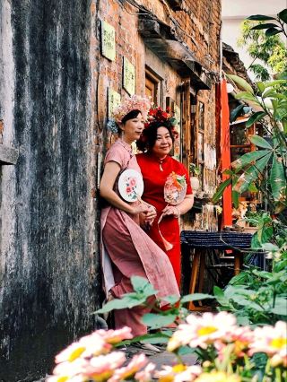 An Hour Escape from Guangzhou: Meeting Ip Man and Sweet Traditions
