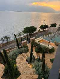**A Slice of Paradise in Dali: Hushan Yunyin Qungshan Cliff Hotel** 