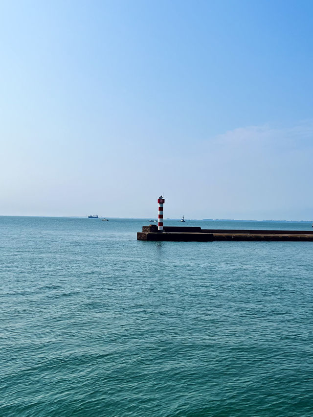 Immerse in the Blue Vibe of Jinmao Harbour