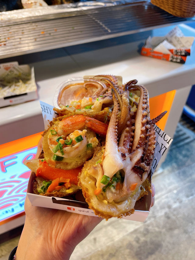 曼谷高人氣夜市「JODD FAIRS喬德夜市」 ！不可錯過的人氣銅板美食😋