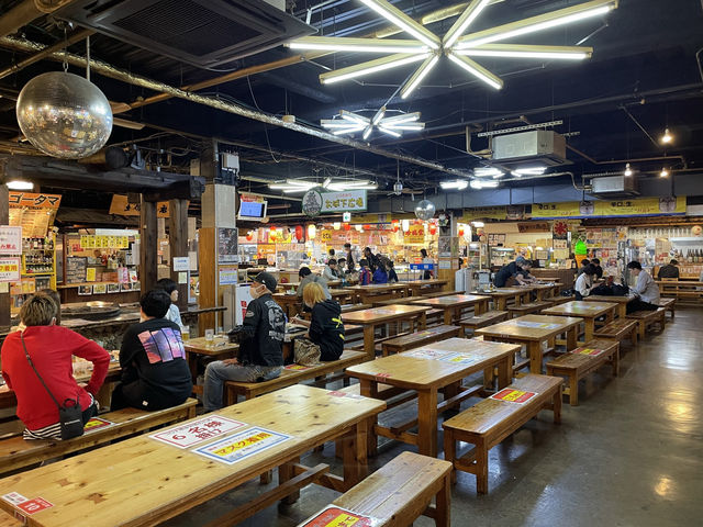 高知の夜はここで決まり！高知の美味しいグルメを満喫しながらお酒が飲めるひろめ市場🍶🐟