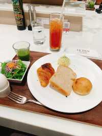 日本大阪　関西国際空港で朝食を♡