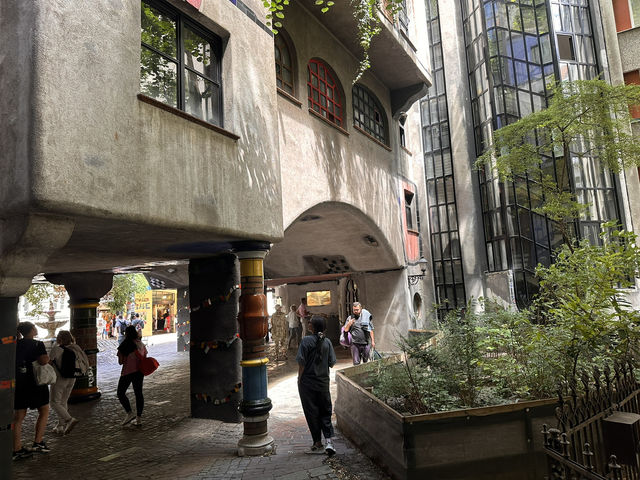 【フンデルトヴァッサーハウス｜Hundertwasserhaus｜ウィーンの芸術住宅🏡🎨】