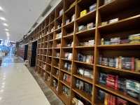 📚 BookXcess @ Gurney Paragon – Malaysia’s Most Scenic Bookstore