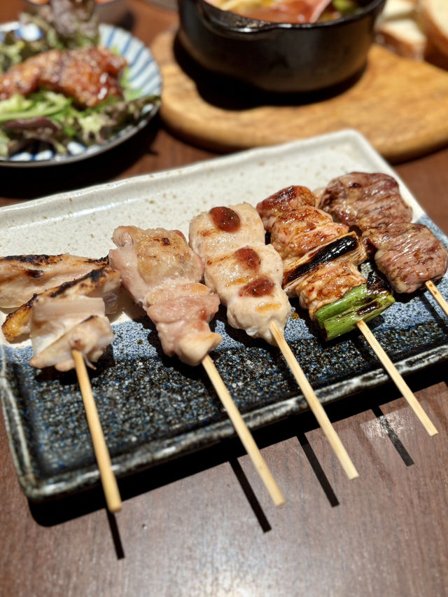 【大阪・心斎橋】炭火香る朝挽き鶏の焼き鳥を堪能「炭焼キッチン Tenten」