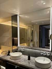 Timeless Elegance and Harbourfront Tranquility at Four Seasons Hong Kong