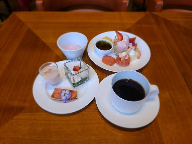후쿠오카 온어테이블(オンアターブルグラナダスィート)