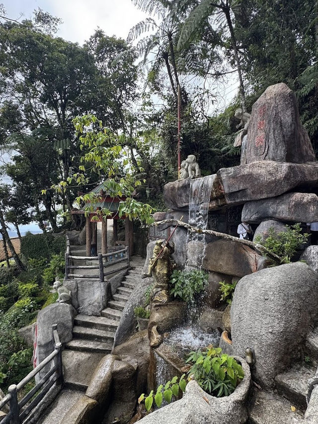 Kuil Gua Chin Swee, A Spiritual Sanctuary Above the Clouds