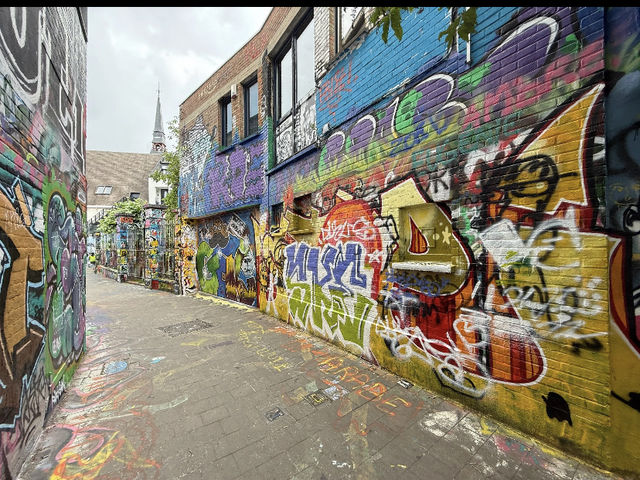 Ghent's Graffiti Street: A Canvas of Ever-Changing Art! 🇧🇪🎨