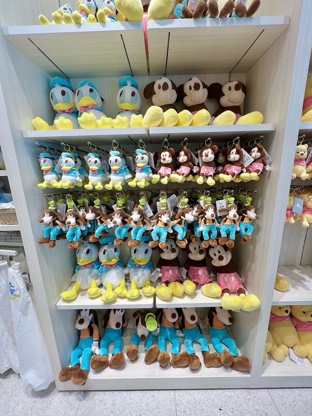 Update ความน่ารักของ Disney Store สาขา ชินจูกุ ค่ะ