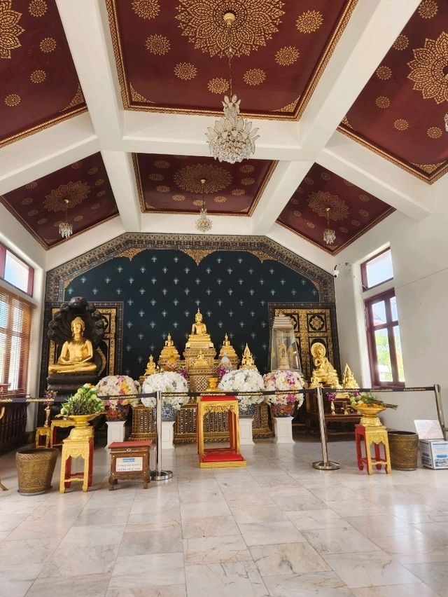 ไหว้ศาลหลักเมืองกรุงเทพ สายมู สายบุญห้ามพลาด