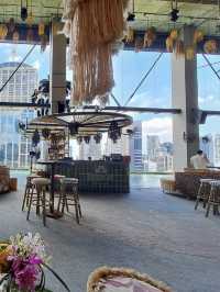 Beach club ลอยฟ้า บน Emsphere🏬🌊🌌