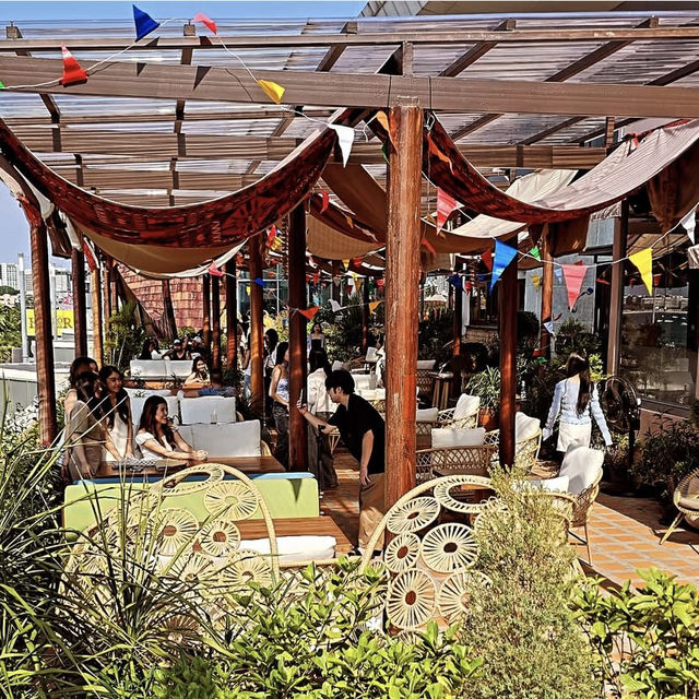 Royal Garden Plaza 