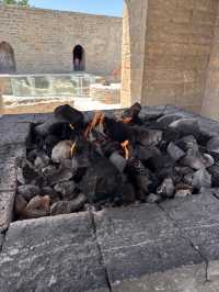 【Atashgah／アタシュガー火の寺院｜バクー郊外の“永遠の炎と巡礼の石造聖地”】