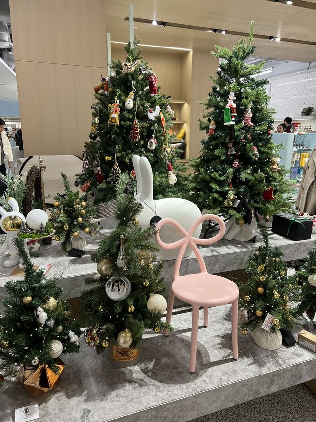 The Hyundai Seoul - Magical indoor Christmas extravaganza