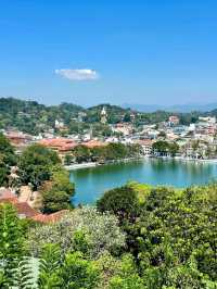 Cruising Around Kandy Lake