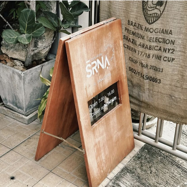  ☁️ SRNA. Cafe – เรียบ เท่ เงียบ 