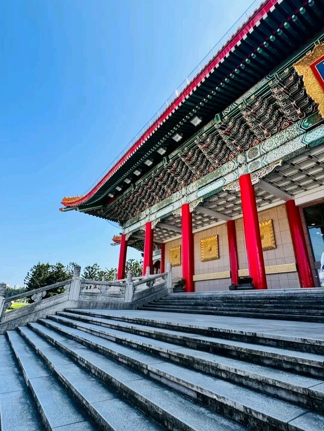 A Gentle Walk Through Chiang Kai-Shek Memorial Hall