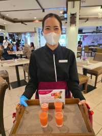 รับความสดชื่นของวันใหม่กับ Movenpick Suriwongse